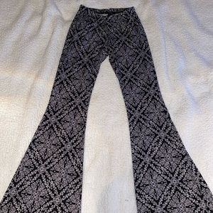 Women’s flowy pants